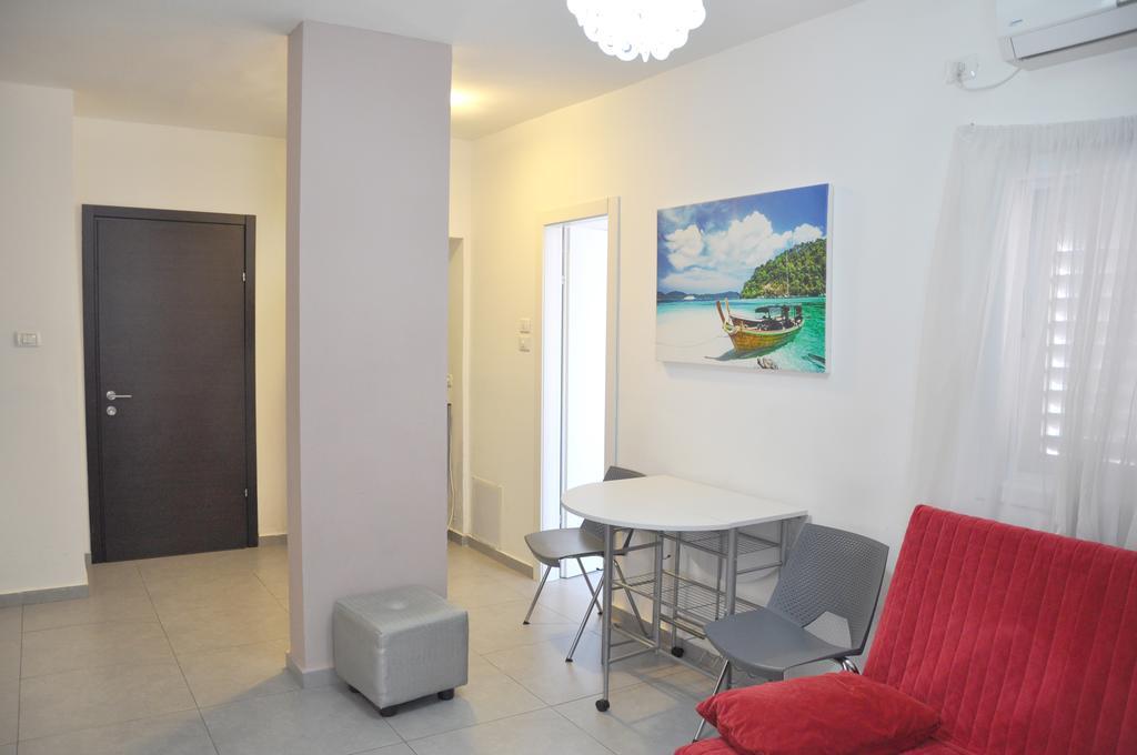 Isra Home Rothschild 8-2 Apartment Бат-Ям Экстерьер фото